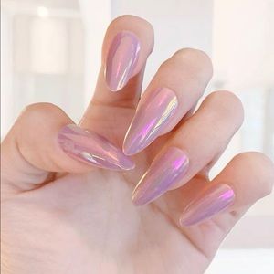 Holographic press ons 💅🏻
